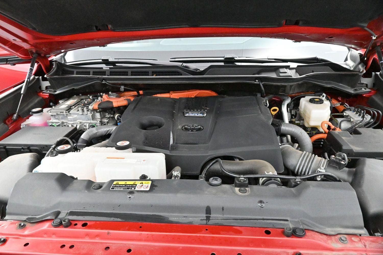 Used 2024 Toyota Tundra Platinum AWD/4WD image 35