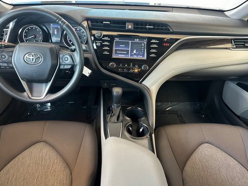 Used 2018 Toyota Camry LE FWD image 15