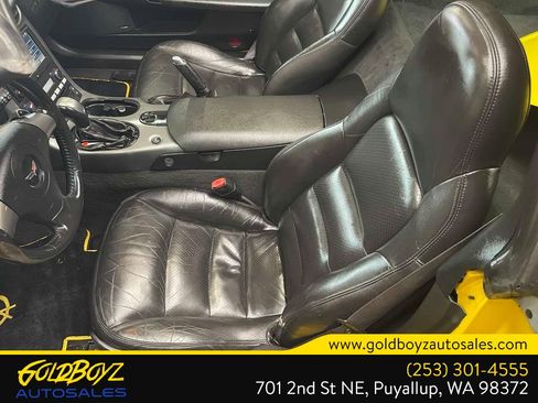 Used 2006 Chevrolet Corvette Coupe w/ Preferred Equipment Group RWD image 13