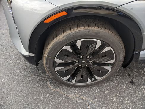 New 2025 Chevrolet Blazer EV RS image 11