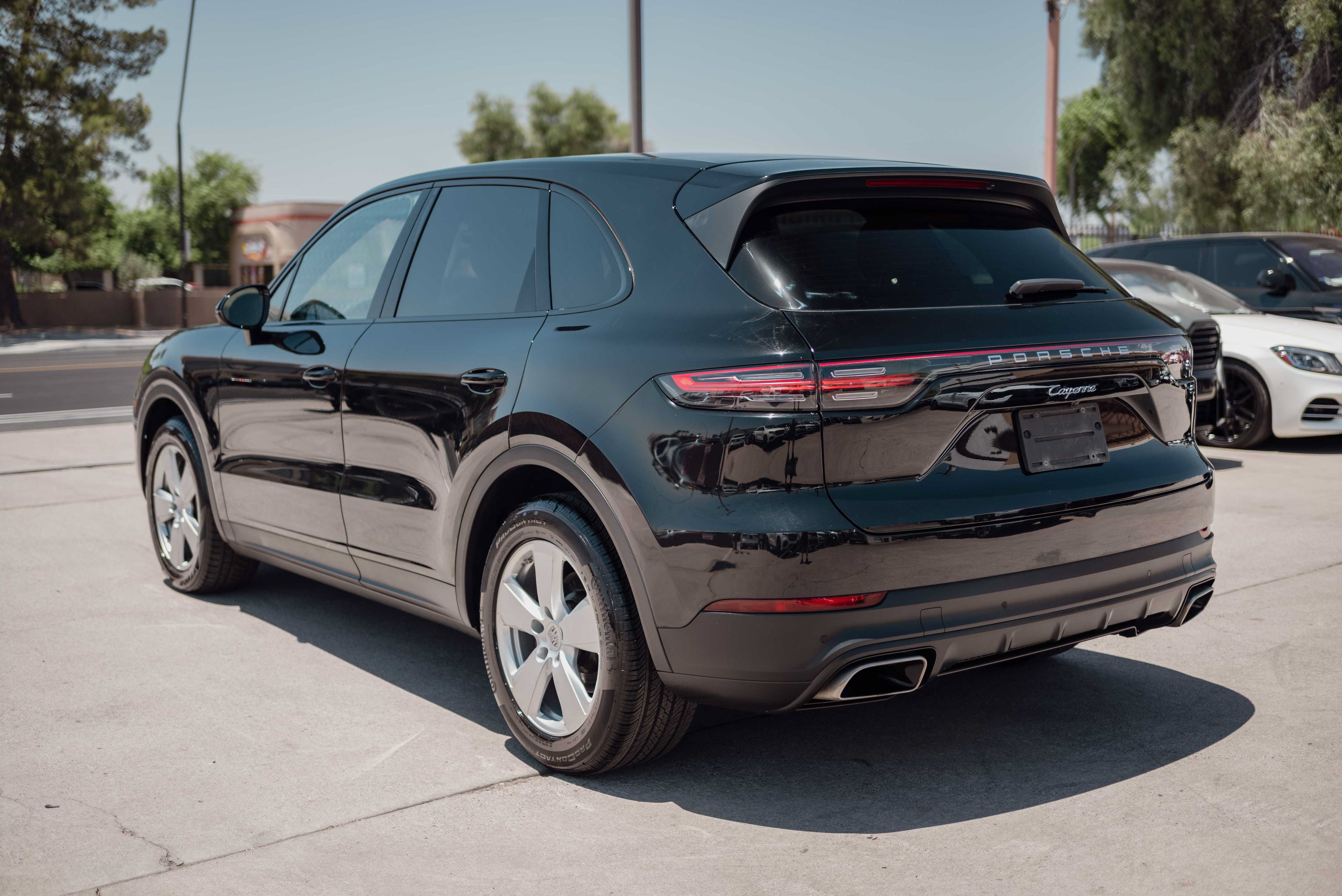 Used 2023 Porsche Cayenne AWD/4WD image 6