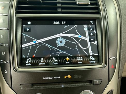 Used 2017 Lincoln MKX Reserve image 16