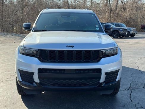 Used 2024 Jeep Grand Cherokee L Laredo image 9