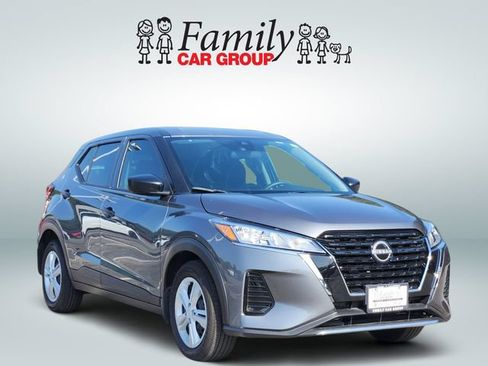 Used 2025 Nissan Kicks Play S FWD image 2