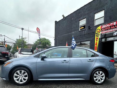 Used 2024 Toyota Corolla LE FWD image 3
