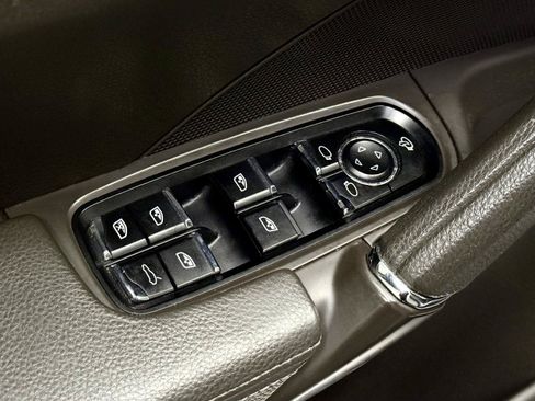 Used 2016 Porsche Cayenne S AWD/4WD image 12