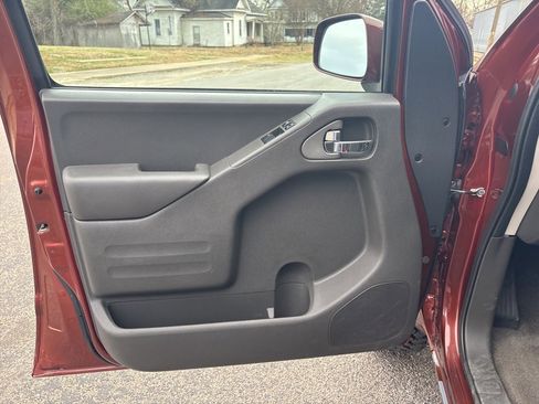 Used 2017 Nissan Frontier PRO-4X w/ Pro-4x Graphics Package image 10