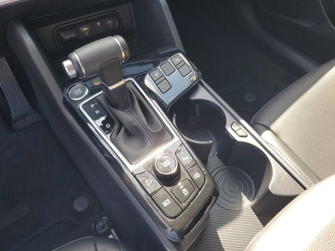Used 2025 Kia Sportage EX w/ Premium Package FWD image 28