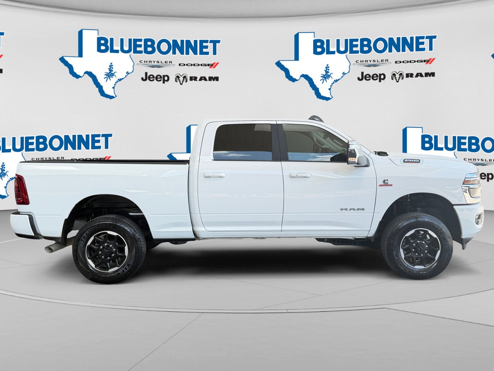 Used 2025 RAM 2500 Laramie AWD/4WD image 4