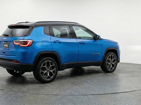Used 2025 Jeep Compass Limited image 9