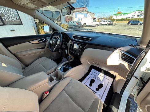 Used 2016 Nissan Rogue S w/ Appearance Package image 32