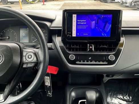 Used 2024 Toyota Corolla LE image 6