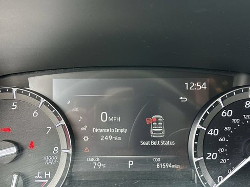 Used 2020 Toyota Highlander Limited FWD image 12