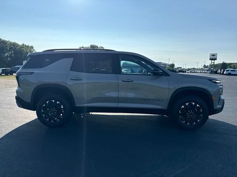 New 2027 Chevrolet Traverse Z71 w/ LPO, Floor Liner Package AWD/4WD image 6