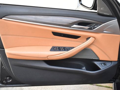 Used 2021 BMW 530i w/ M Sport Package RWD image 14
