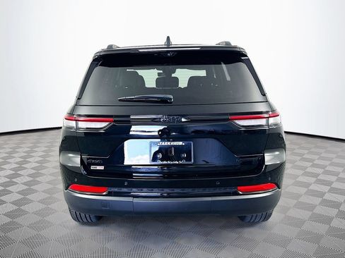 Certified 2025 Jeep Grand Cherokee Limited w/ Luxury Tech Group II AWD/4WD image 10