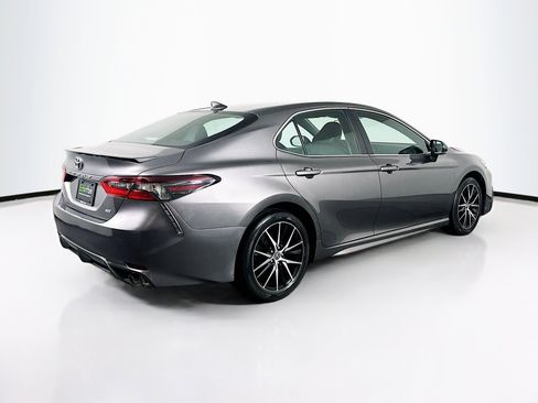 Used 2023 Toyota Camry SE image 9