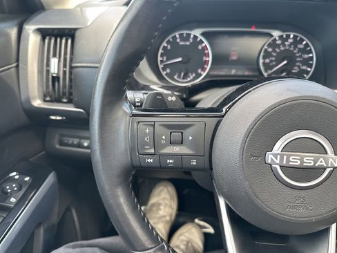Used 2022 Nissan Pathfinder SL AWD/4WD image 28
