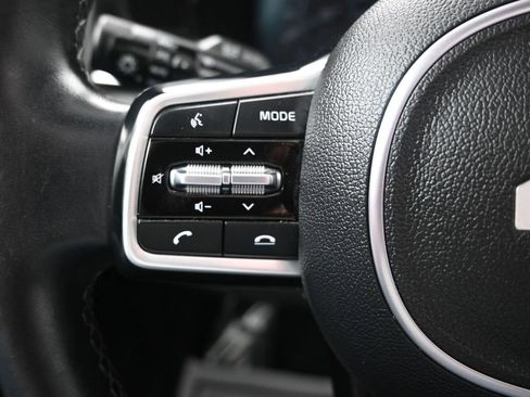 Certified 2023 Kia Sorento SX image 28