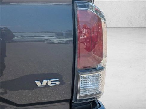 Used 2023 Toyota Tacoma Limited image 9