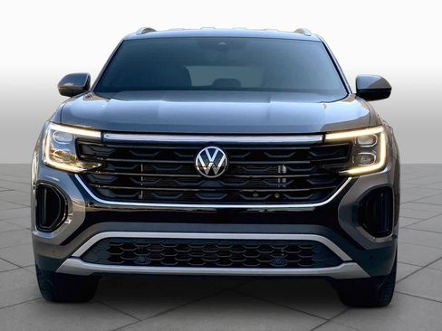 Used 2024 Volkswagen Atlas Cross Sport SE w/ Black Wheel Package AWD/4WD image 4