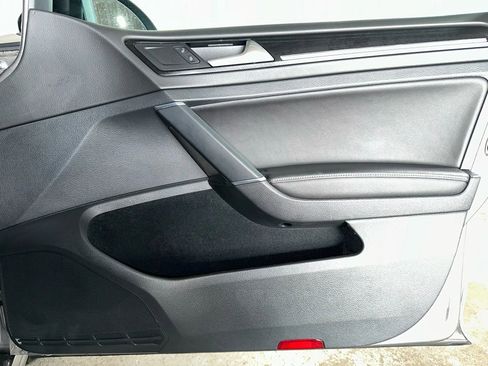 Used 2016 Volkswagen Golf R 4-Door image 36