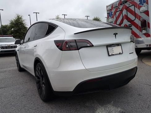 Used 2022 Tesla Model Y Performance AWD/4WD image 5