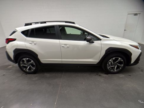 Used 2025 Subaru Crosstrek 2.5i Premium AWD/4WD image 9