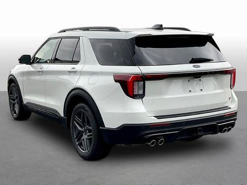 Certified 2025 Ford Explorer ST AWD/4WD image 5
