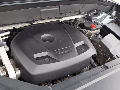 Used 2018 Volvo XC90 T6 Momentum image 31