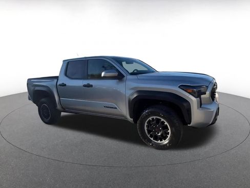 Used 2025 Toyota Tacoma TRD Off-Road image 2