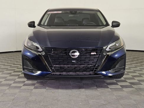 Used 2023 Nissan Altima 2.5 SR FWD image 2