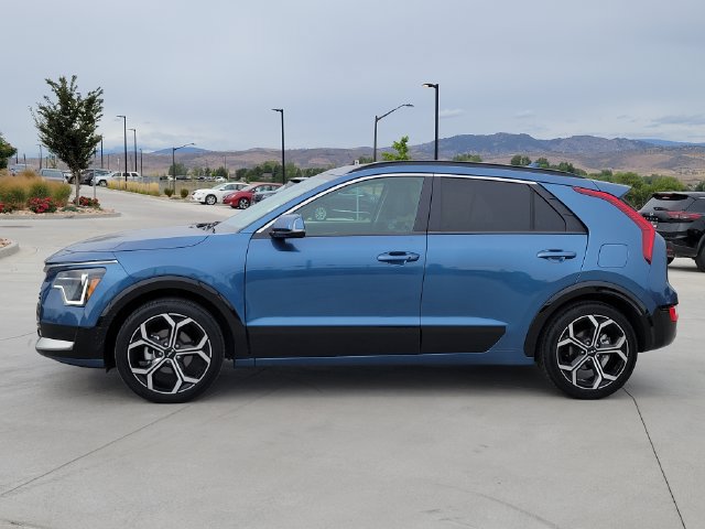 Used 2023 Kia Niro EX Touring FWD image 2