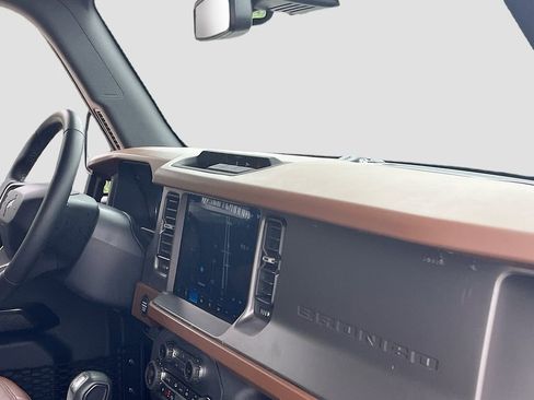 Used 2024 Ford Bronco Outer Banks AWD/4WD image 29