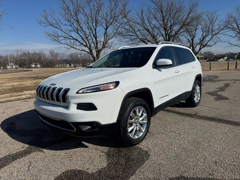 Used 2015 Jeep Cherokee Limited image 3