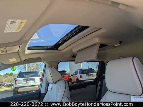 New 2026 Honda Odyssey Touring image 12