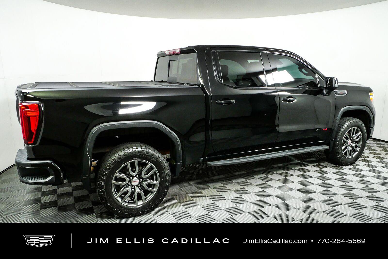 Used 2021 GMC Sierra 1500 AT4 w/ AT4 Premium Package AWD/4WD image 2
