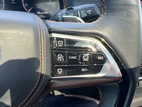 Used 2025 Jeep Grand Cherokee Summit w/ Obsidian Package AWD/4WD image 23