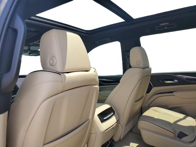 Used 2021 Cadillac Escalade Premium Luxury AWD/4WD image 26