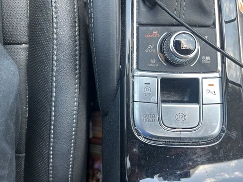 Certified 2024 Kia Telluride EX w/ EX Captain's Chair Package AWD/4WD image 14