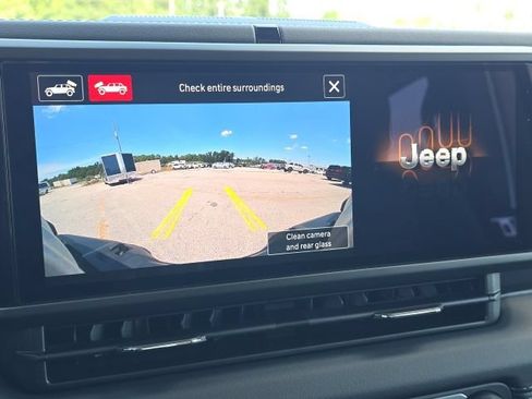 Used 2024 Jeep Wrangler Unlimited Sahara w/ Technology Group AWD/4WD image 31