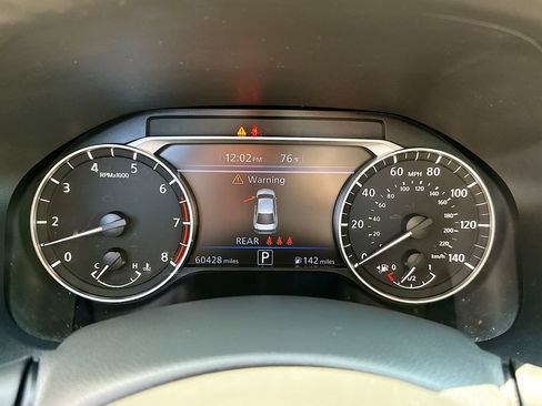 Used 2024 Nissan Altima 2.5 SV FWD image 12