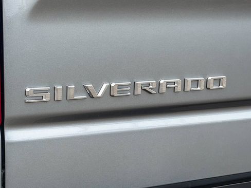 Used 2026 Chevrolet Silverado 1500 Custom RWD image 9