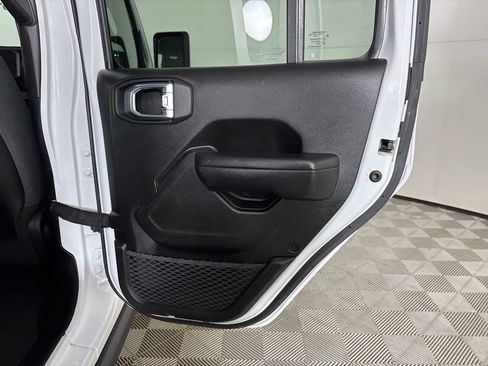 Used 2024 Jeep Wrangler Unlimited Rubicon image 22