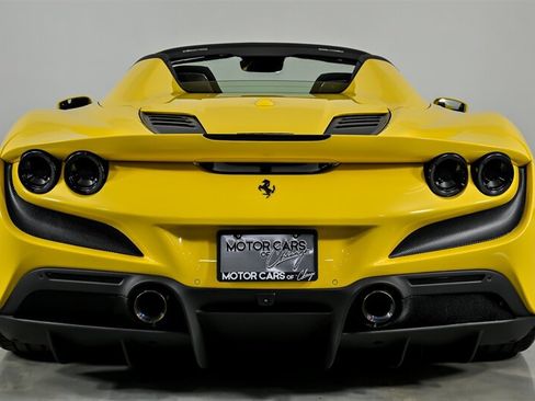 Used 2021 Ferrari F8 Tributo RWD image 11