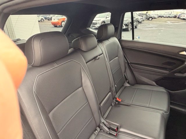 Certified 2021 Volkswagen Tiguan SE R-Line AWD/4WD image 16