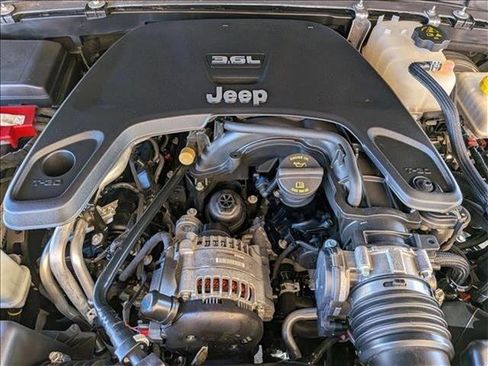 Used 2019 Jeep Wrangler Unlimited Sahara AWD/4WD image 23