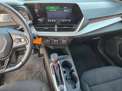 Used 2024 Chevrolet Trax RS w/ Driver Confidence Package FWD image 17
