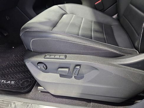Certified 2024 Volkswagen Atlas SEL AWD/4WD image 17