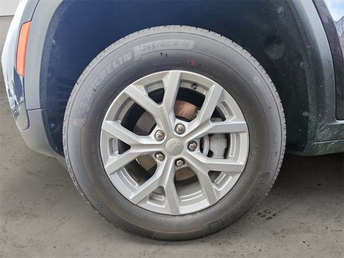 Used 2023 Jeep Grand Cherokee Limited image 9